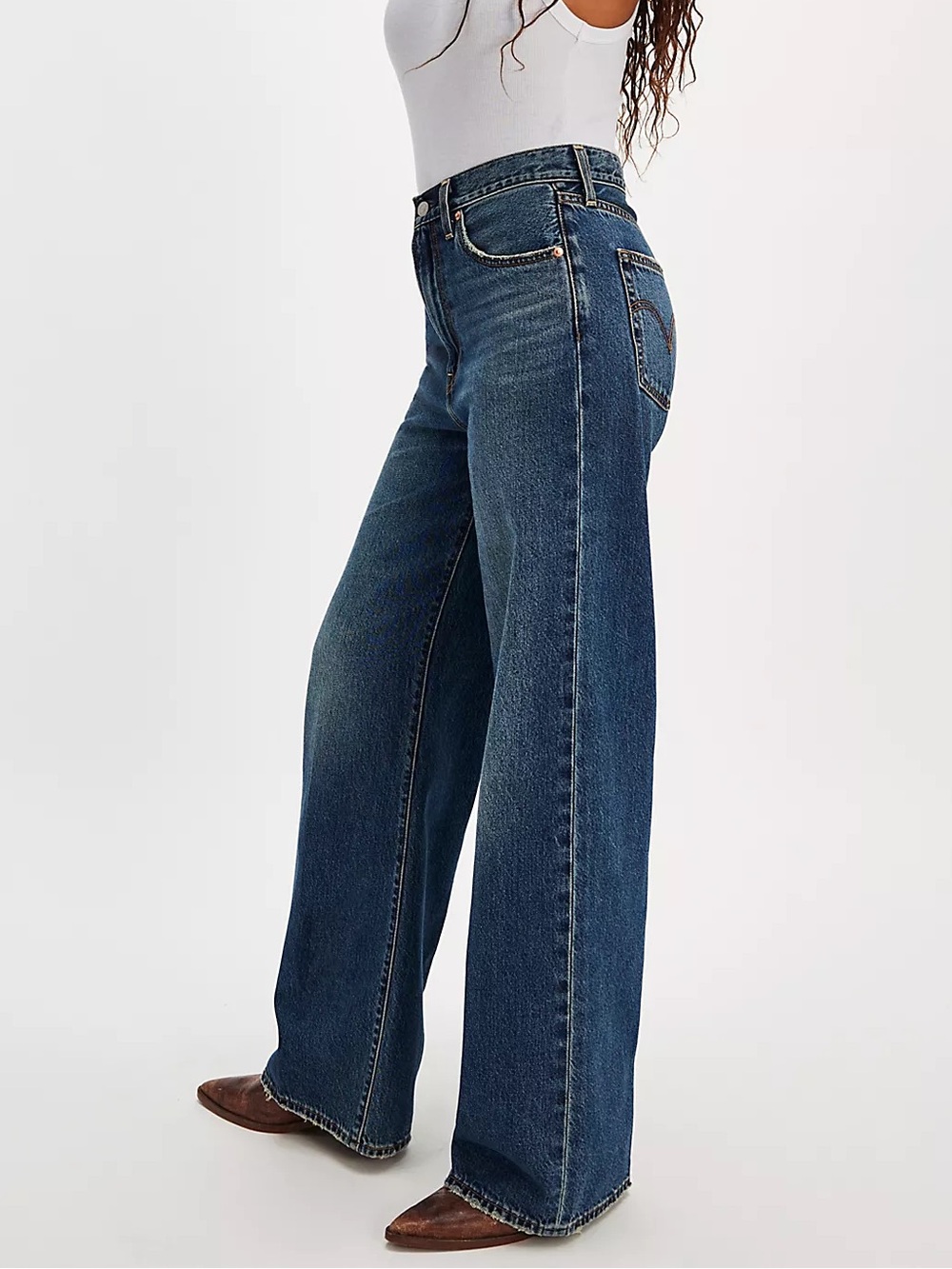 Levi's Women's Ribcage Wide-Leg Jeans Medium Blue Denim NWT 29x32 - Picture 2 of 6